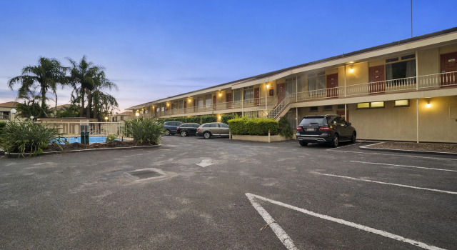 Park Motor Inn, Rezerwuj Hotel Hotele w Toowoomba z parkingiem, Parking