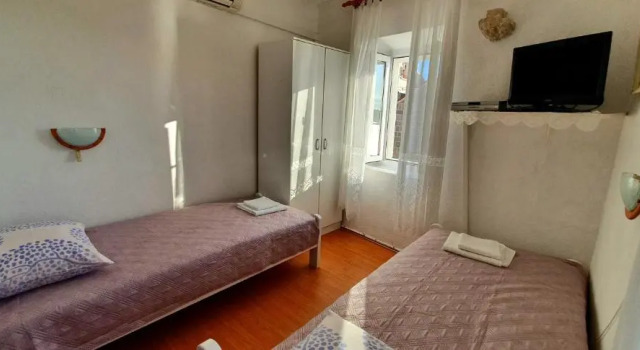 3 A beautiful apartment with a sea view, Prenota Appartamento Città di Lesina 