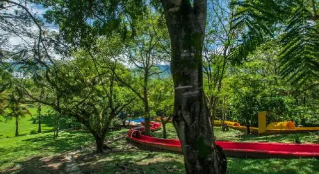 Hotel Lagotours, Rezerwuj Hotel Hotele w Antioquia z basenem, Basen