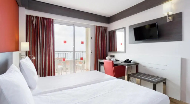 Семейный номер Standard Medplaya Hotel Santa Monica