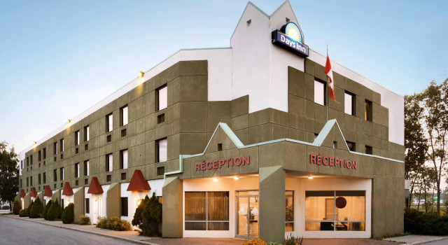 Кровать в общем номере Days Inn by Wyndham Ste. Helene-de-Bagot