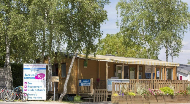 Camping Officiel Siblu Domaine de Dugny, Prenota Hotel Veuzain-sur-Loire Francia