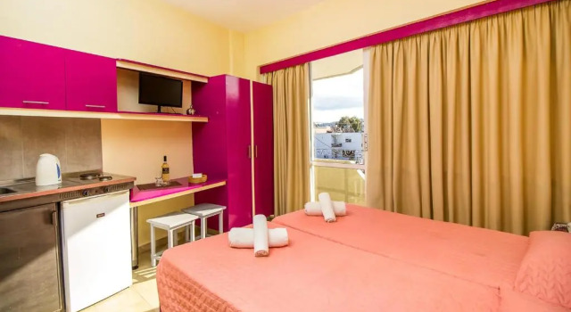 Двухместный номер Standard с красивым видом из окна Takis Hotel Apartments