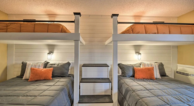 Апартаменты Cozy Bellaire Condo w/ Balcony - 3 Mi to Skiing