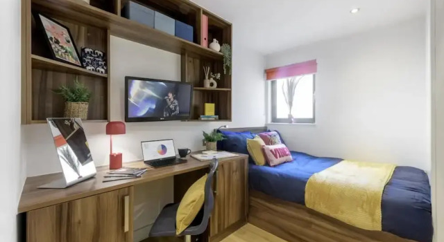 Yhden hengen Studio Student Only King Square