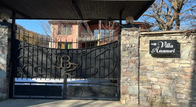 Villa Ananuri, Rezerwuj Willa Hotele w Mtkheta-Mtianeti z basenem, Basen