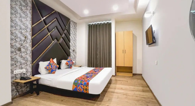 FabHotel Novis Stayz