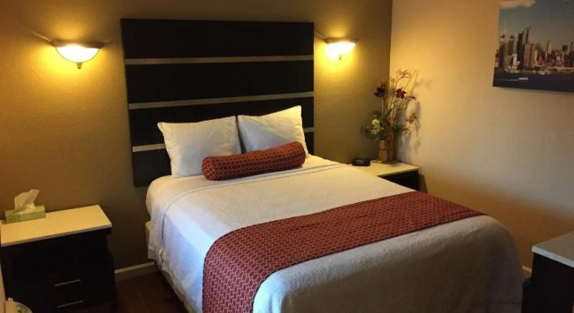 Relax Inn North Babylon, Varaa Hotelli North Babylon Long Island