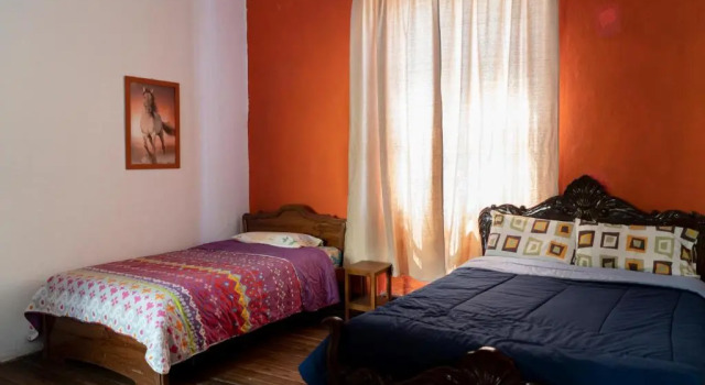 Четырёхместный номер Standard Blue Door Housing Historic Quito