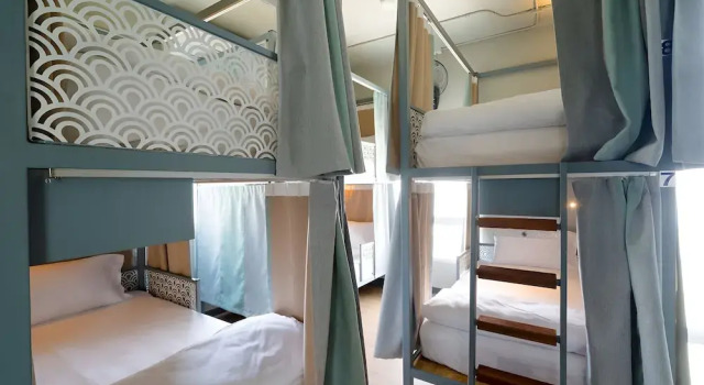 Friends Hostel - Phuket Airport, Забронировать Хостел Най-Янг-Бич остров Пхукет