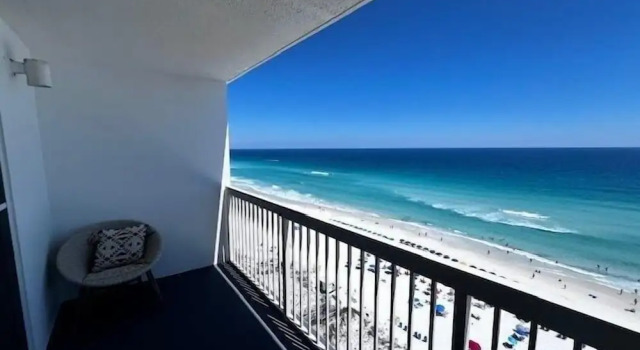 Pelican Beach 1508 1 Bedroom Home, Varaa Huoneisto Hotellit Emerald Coast uima-altaalla, Uima-allas