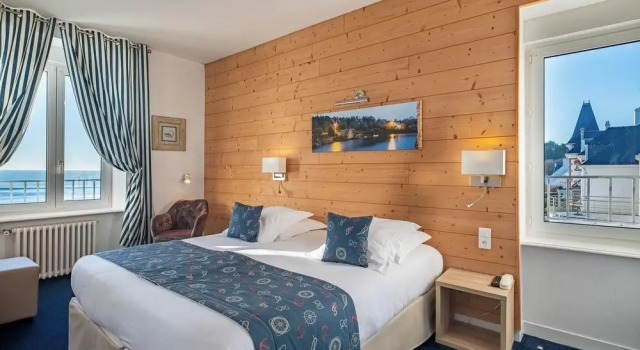 Трёхместный номер Standard Logis Hotel Restaurant De La Plage