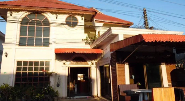 Pheuankeo 2 Guesthouse, Prenota Hotel Houayxay Bokeu Province