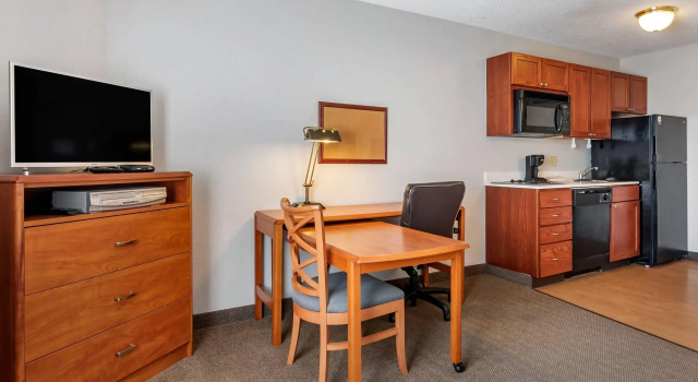 Двухместный номер Standard MainStay Suites Emporia