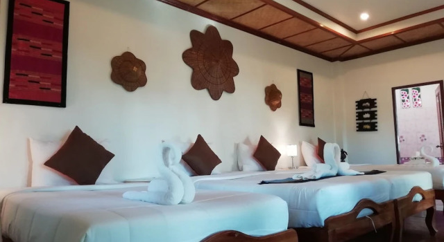 Четырёхместный семейный номер Standard с балконом Macura Resort