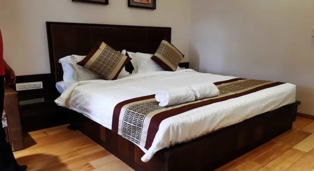 Hotel 18 Keys, Забронировать Отель Бхопал штат Мадхья-Прадеш, рядом с Железнодорожный вокзал Хабибгандж