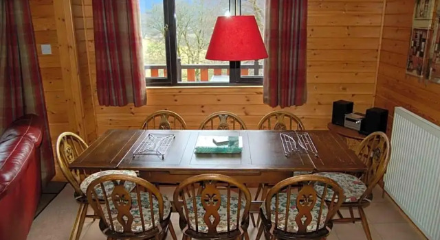 Luxury Woodland Oak Lodge, Забронировать Отель Отели Центральной Шотландии с парковкой, Парковка