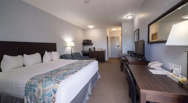 R & R Lakeview in Hardisty, Prenota Hotel Hotel a Alberta con parcheggio, Parcheggio