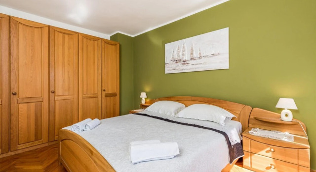 Stunning Home in Ika With 4 Bedrooms and Wifi