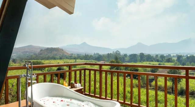 Двухместный номер Standard с балконом The White Resort and Spa Pawna