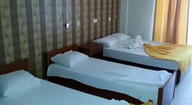 Standardowy czteroosobowy pokój i balkonem Evin Otel 2