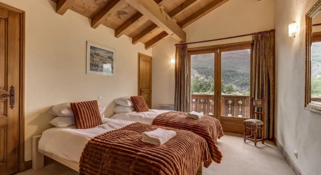 Chalet Ecritoire - Alpes Travel - Les Houches - Sleeps 10, Забронировать Шале Виллы Овернь-Рона-Альпы, Вилла