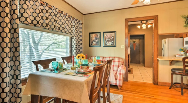 Коттедж Charming Craftsman Home in Downtown Bartlesville!