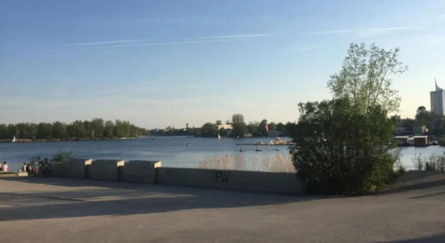 Апартаменты Trendy Danube Apartment - Close to UN
