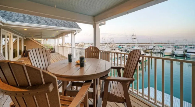 Trout Street Buyout 3 Port A Marina-front Homes Water Views + Pet-friendly Options 16 Guests