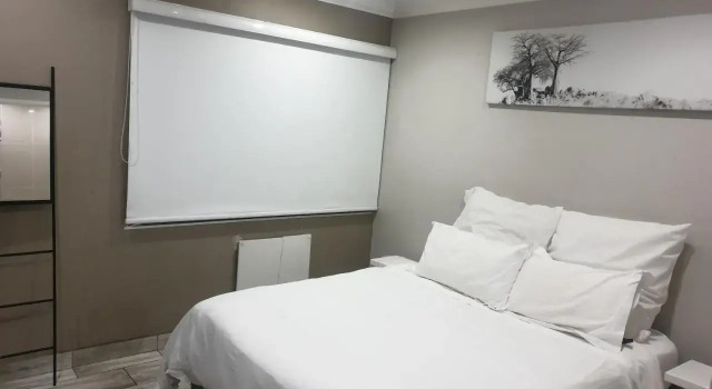 Semeni Asante 16, Boek Hotel Johannesburg Gauteng