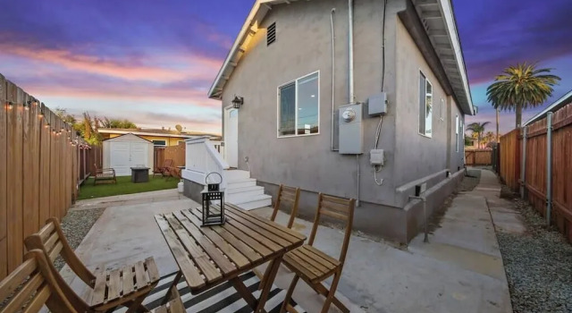 Коттедж Trendy San Diego Home With Backyard and Firepit