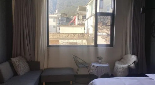 Long Sunshine, Rezerwuj Hotel Dali Yunnan