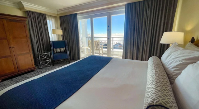 Четырёхместный номер Standard с балконом и с видом на океан Waters Edge Resort & Spa
