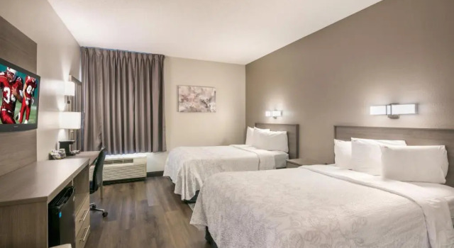 Четырёхместный номер Deluxe Red Roof Inn PLUS+ Boston - Logan