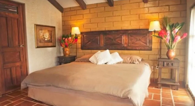 Casa Santa Catarina, Book Guesthouse Hotels in Zacatepeques with Parking, Parking