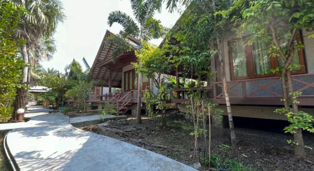 Коттедж c 1 комнатой Baan Siriporn Resort - โรงแรมบ้านศิริพร รีสอร์ท