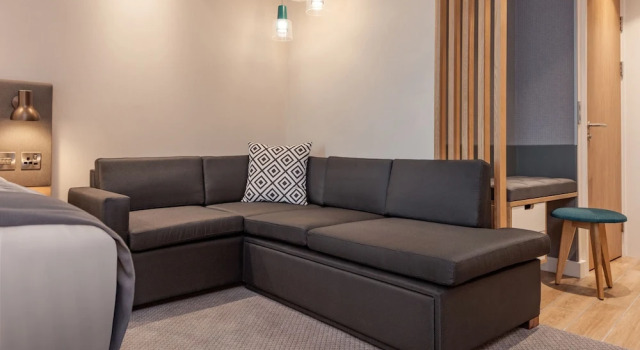 Двухместный семейный номер Premium Holiday Inn London Heathrow - Bath Road by IHG