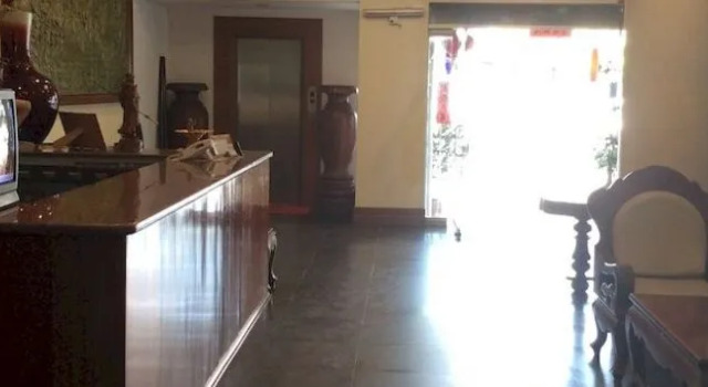 Royal Princess Hotel, Забронировать Отель Отели и гостиницы Сиануквиль, рядом с Union Commercial Bank, Отель