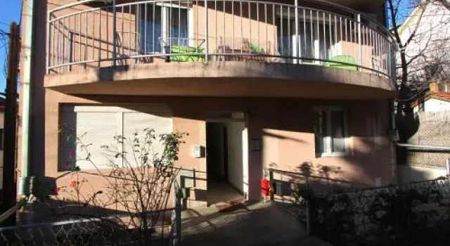 Apartment Violet