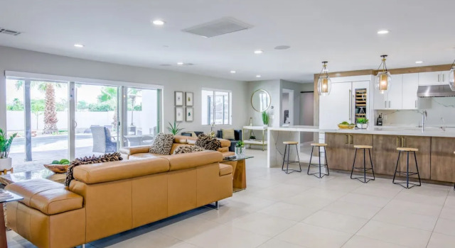 New Listing! “Desert Diamond” W/ Epic Backyard Home, Забронировать Дом для отпуска Виллы Скотсдейл, рядом с Arizona Air Time Jump Center, Вилла