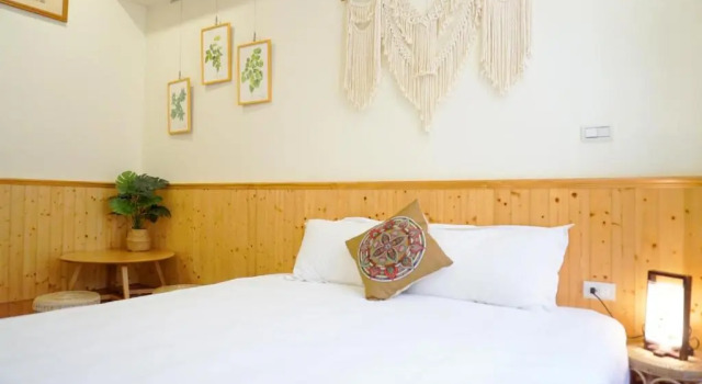 Standaard Tweepersoonskamer Pottery Flower B&B