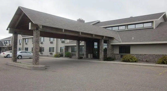 Suite FairBridge Inn & Suites in Thorp, WI