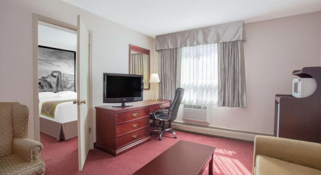 Dvoulůžkový s manželskou postelí Apartmá 1 ložnice Super 8 Lethbridge