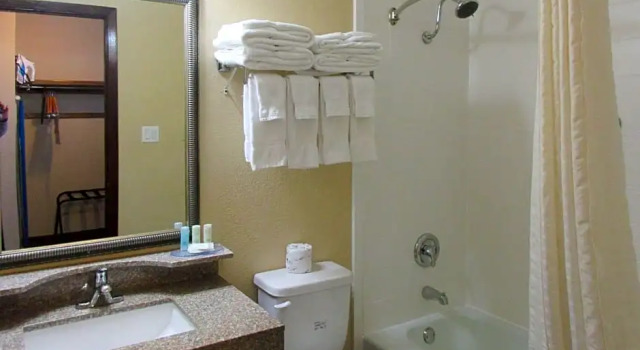 Standard Zimmer Clarion Inn