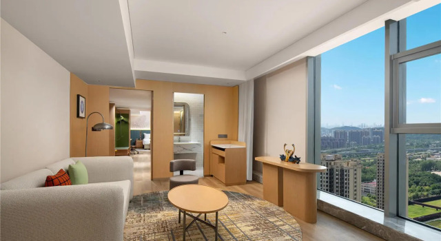 Люкс Deluxe Hilton Garden Inn Wuhan Optics Valley