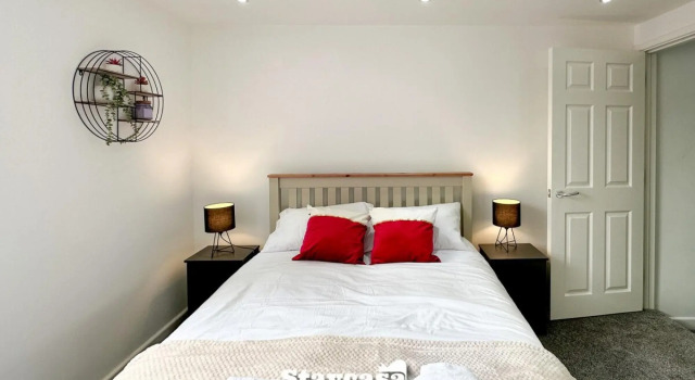 Stunning Design 3 Bedroom House Street Parking, Varaa Boutique-hotelli Birmingham West Midlands