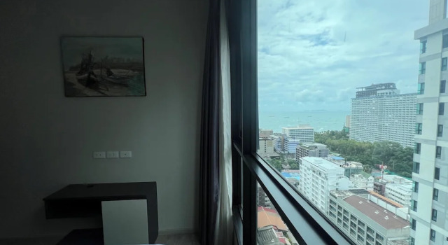 Номер Standard c 1 комнатой с балконом The Base Central Pattaya by WWC