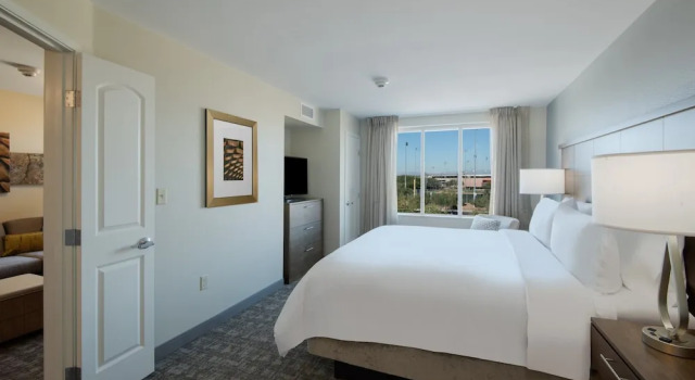 Люкс c 1 комнатой Staybridge Suites - Scottsdale - Talking Stick by IHG
