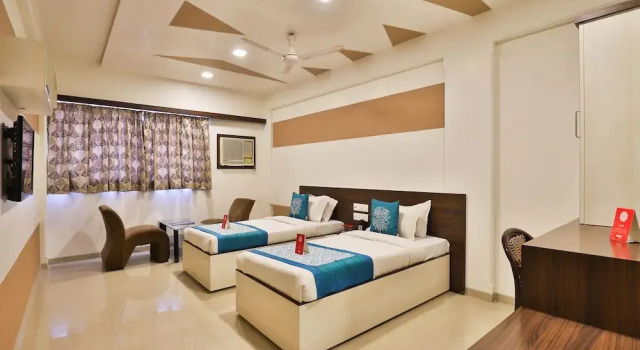 OYO 14235 Hotel Ostria, Rezervovat Hotel Hotely v Gujarat s parkováním, Parkování