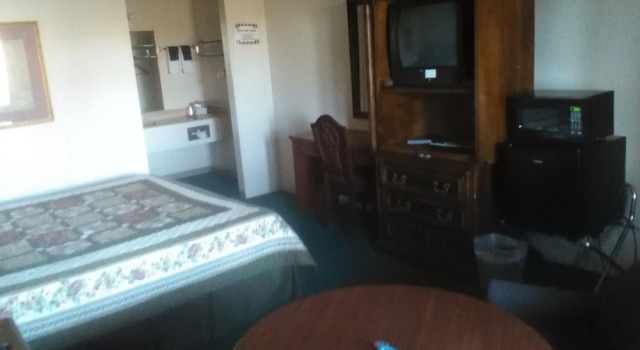 The Razorback Lodge, Забронировать Мини-отель Отели Юрика-Спрингса с парковкой, рядом с Музыкальный театр Ozark Mountain Hoe-Down, Парковка